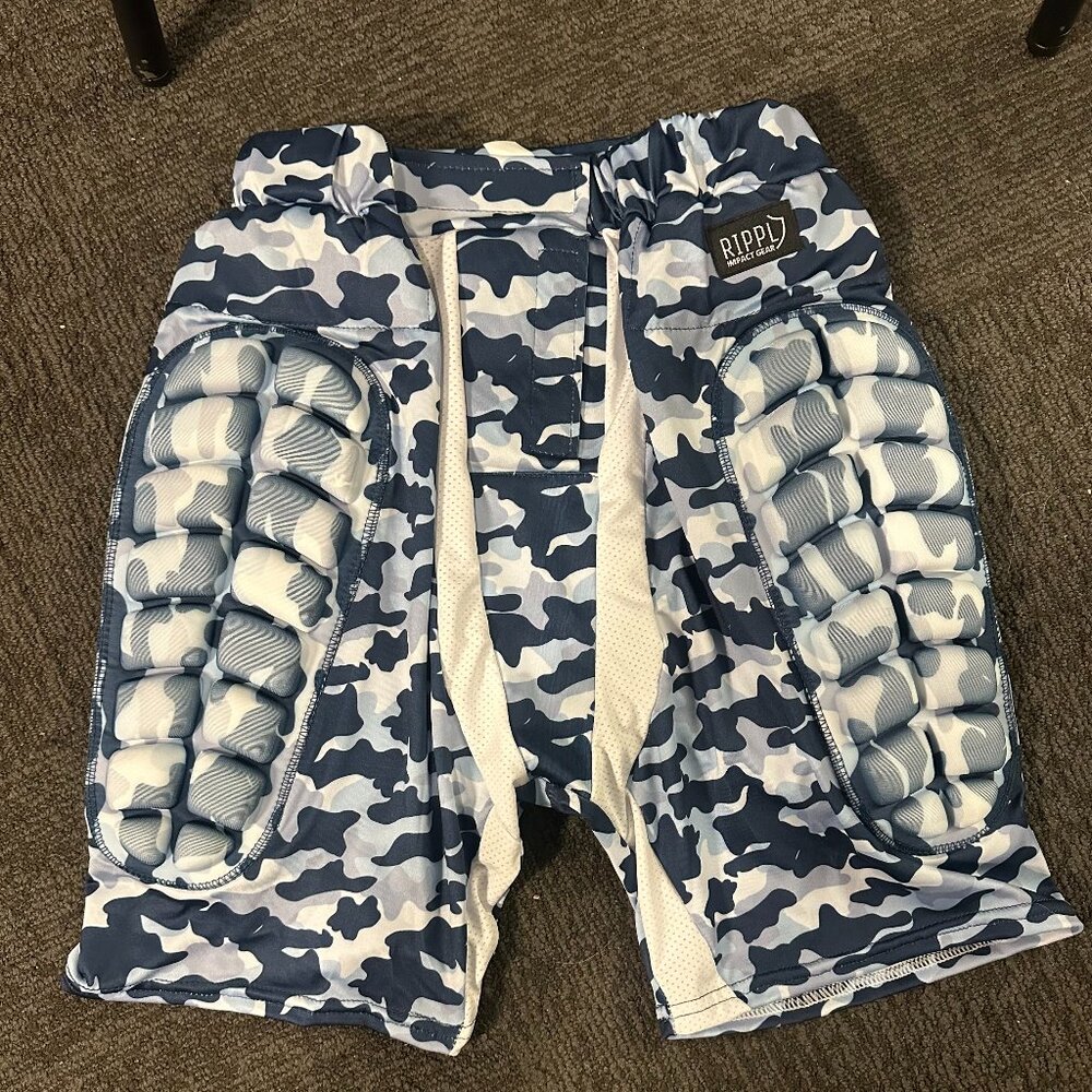 Rippl Impact Gear Snowboard Ski Impact Shorts Mens Blue Camo Padded - Size XS